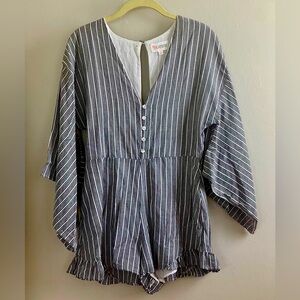 L'Atiste by Amy‎ - Grey/white Striped Romper - Women's M